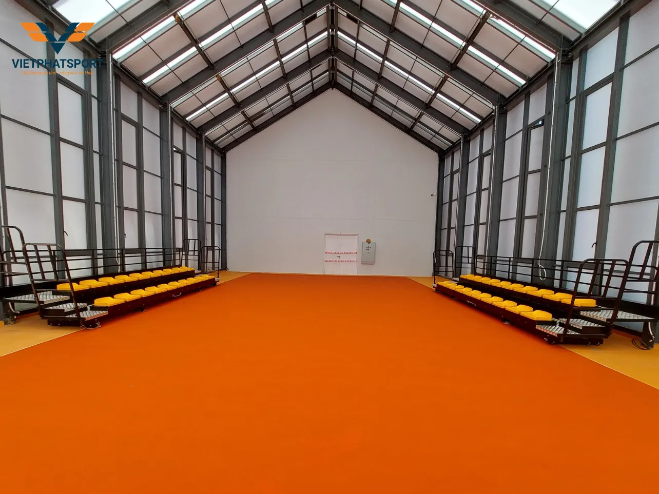 Công ty Cổ Phần Cổ Phần Chăn Nuôi C.P Việt Nam trang bị 2 khối khán đài xếp