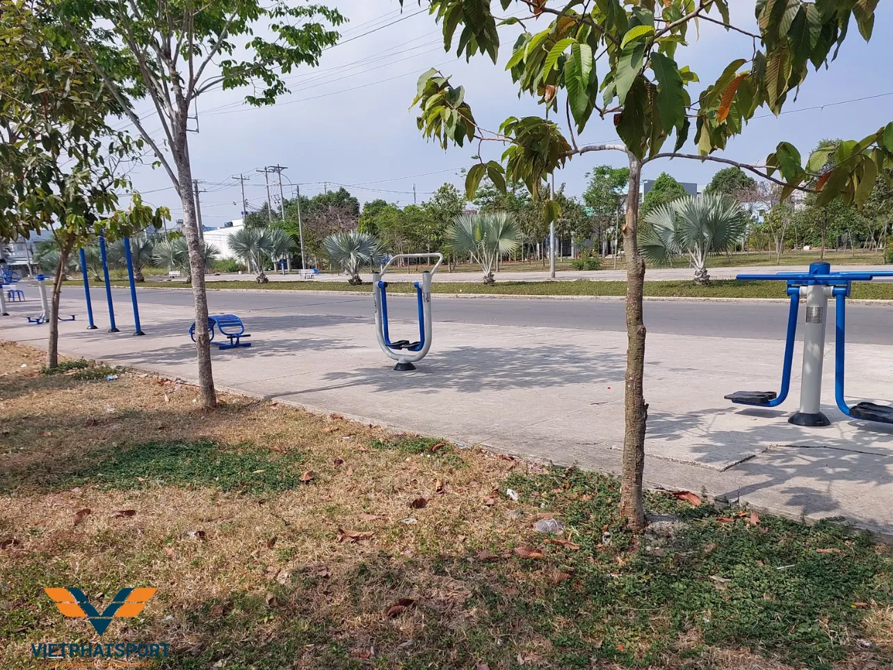 Lắp đặt máy tập ngoài trời tại KCN Tân Kim mở rộng, Long An