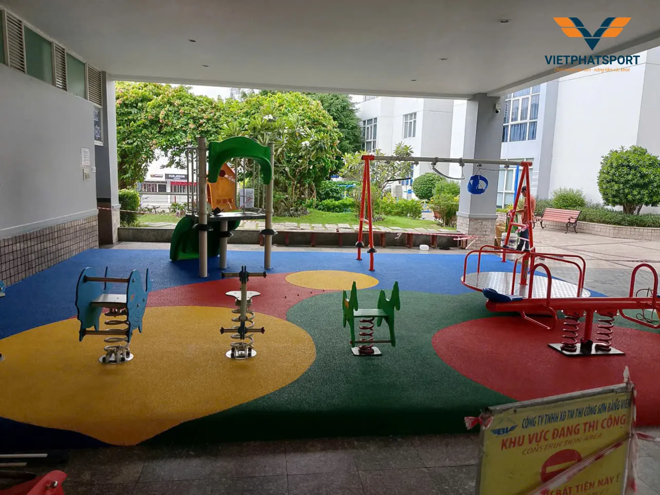 Hoàn thiện sân cao su EPDM trẻ em tại Hoàng Anh River View
