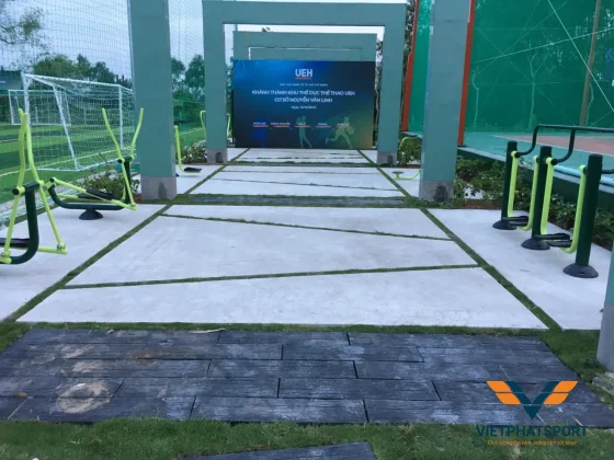 Đại học Kinh tế TP.HCM đầu tư thiết bị công viên cho sinh viên