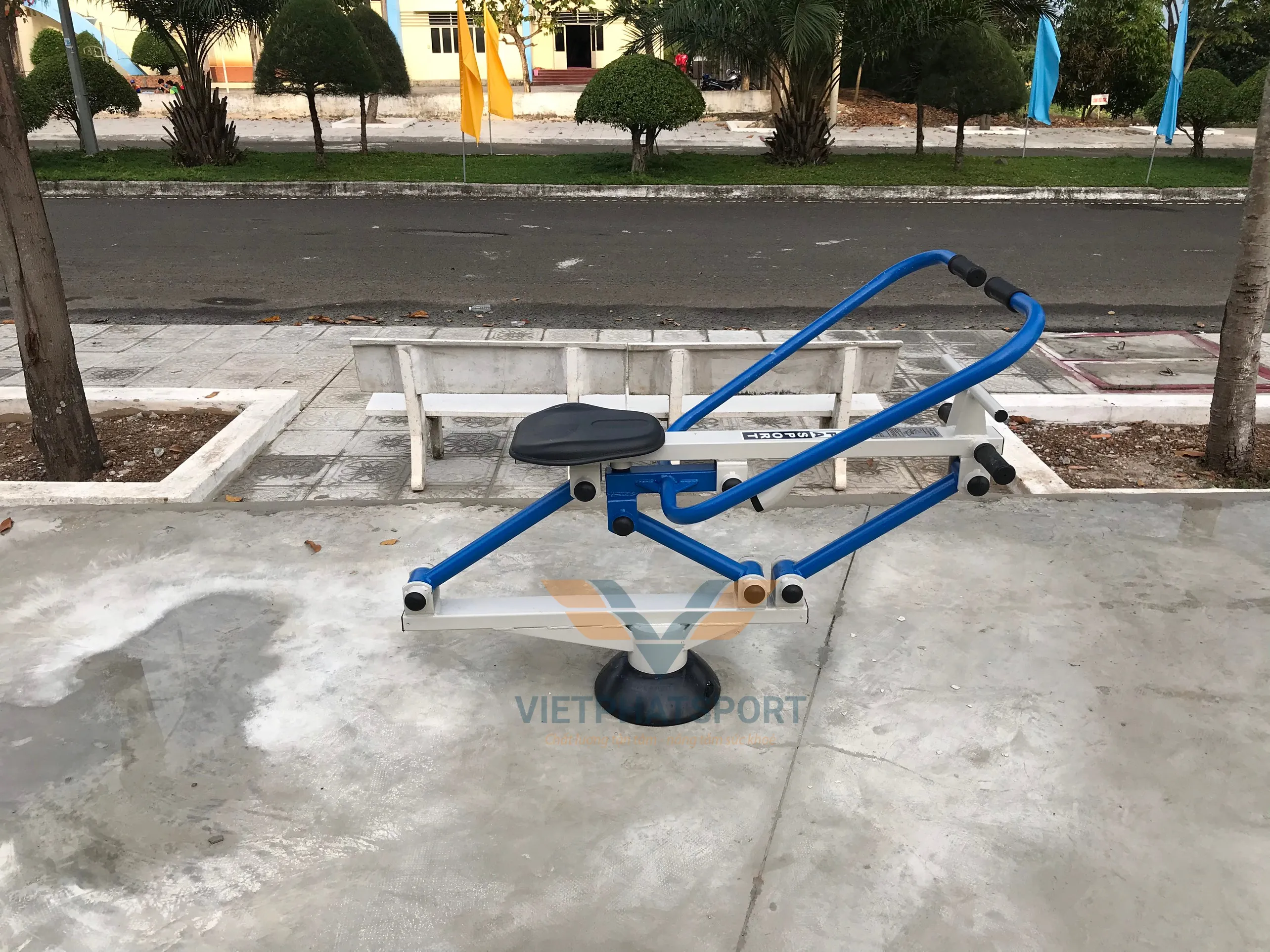 Máy Chèo Thuyền Ngoài Trời
