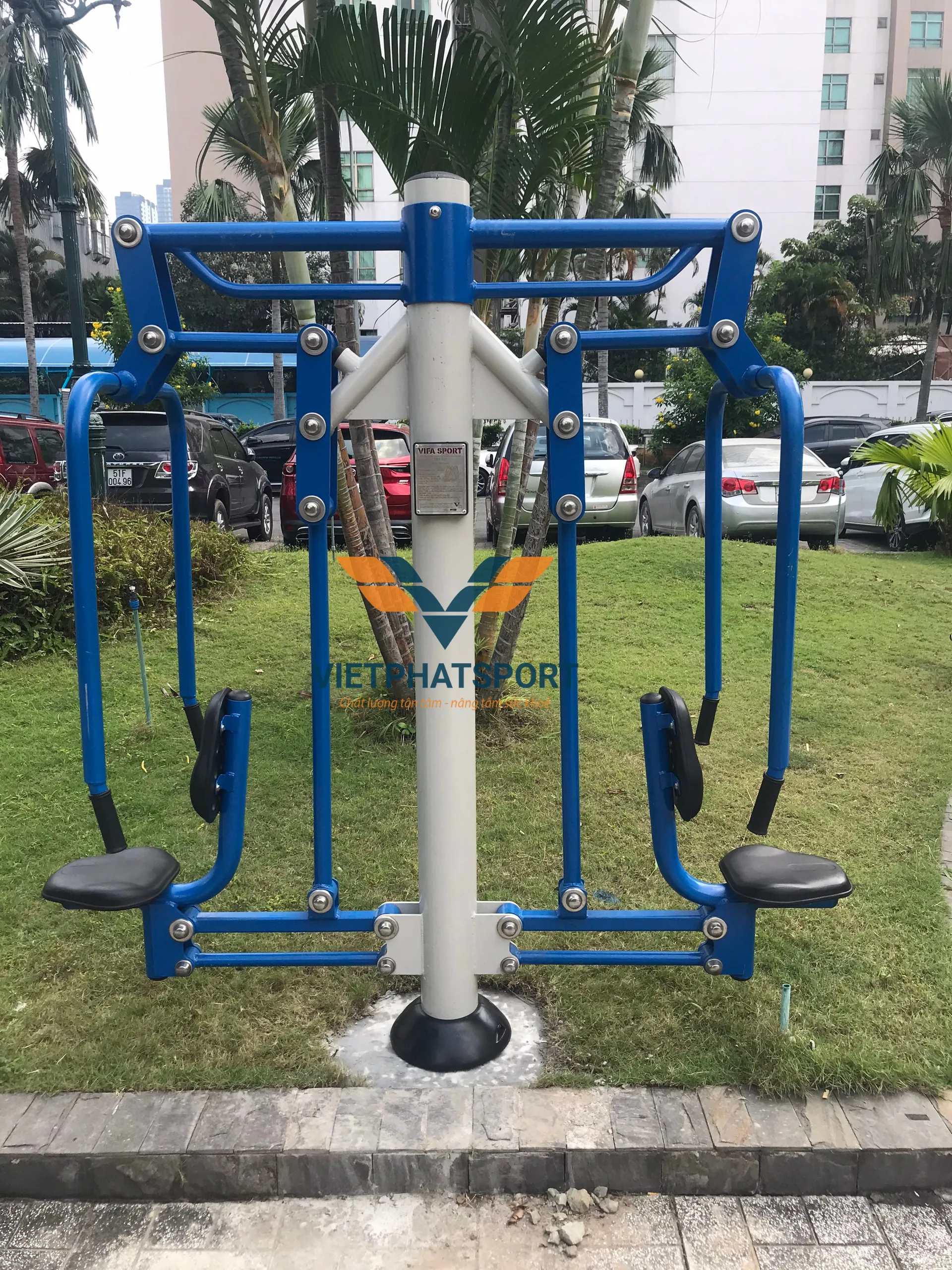 Máy Đẩy Tay Ngoài Trời