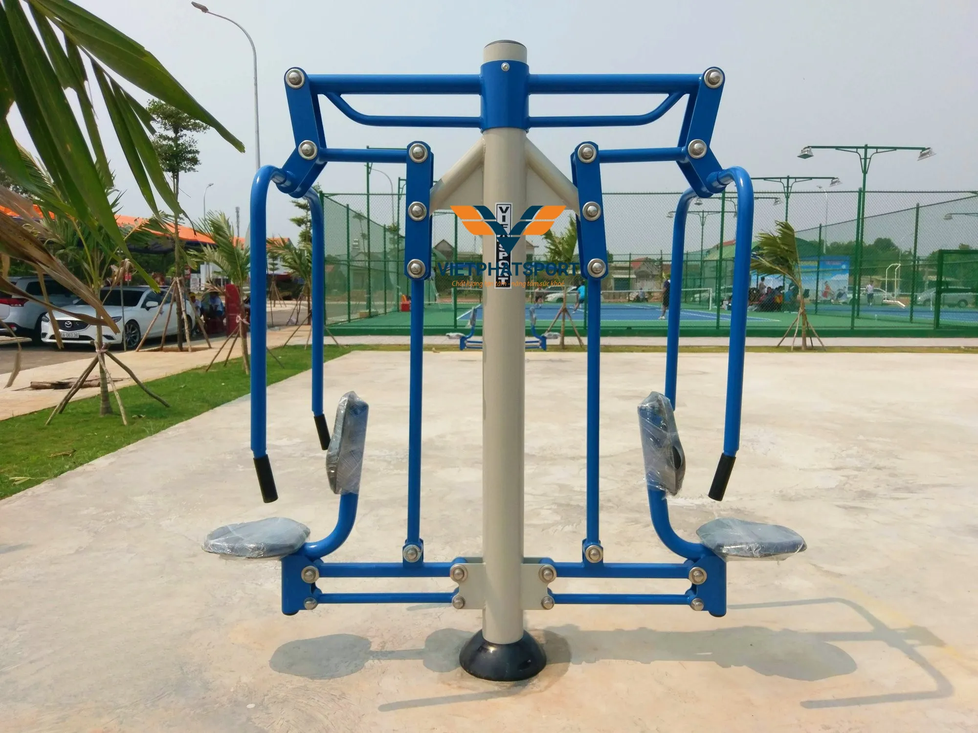Máy Đẩy Tay Ngoài Trời