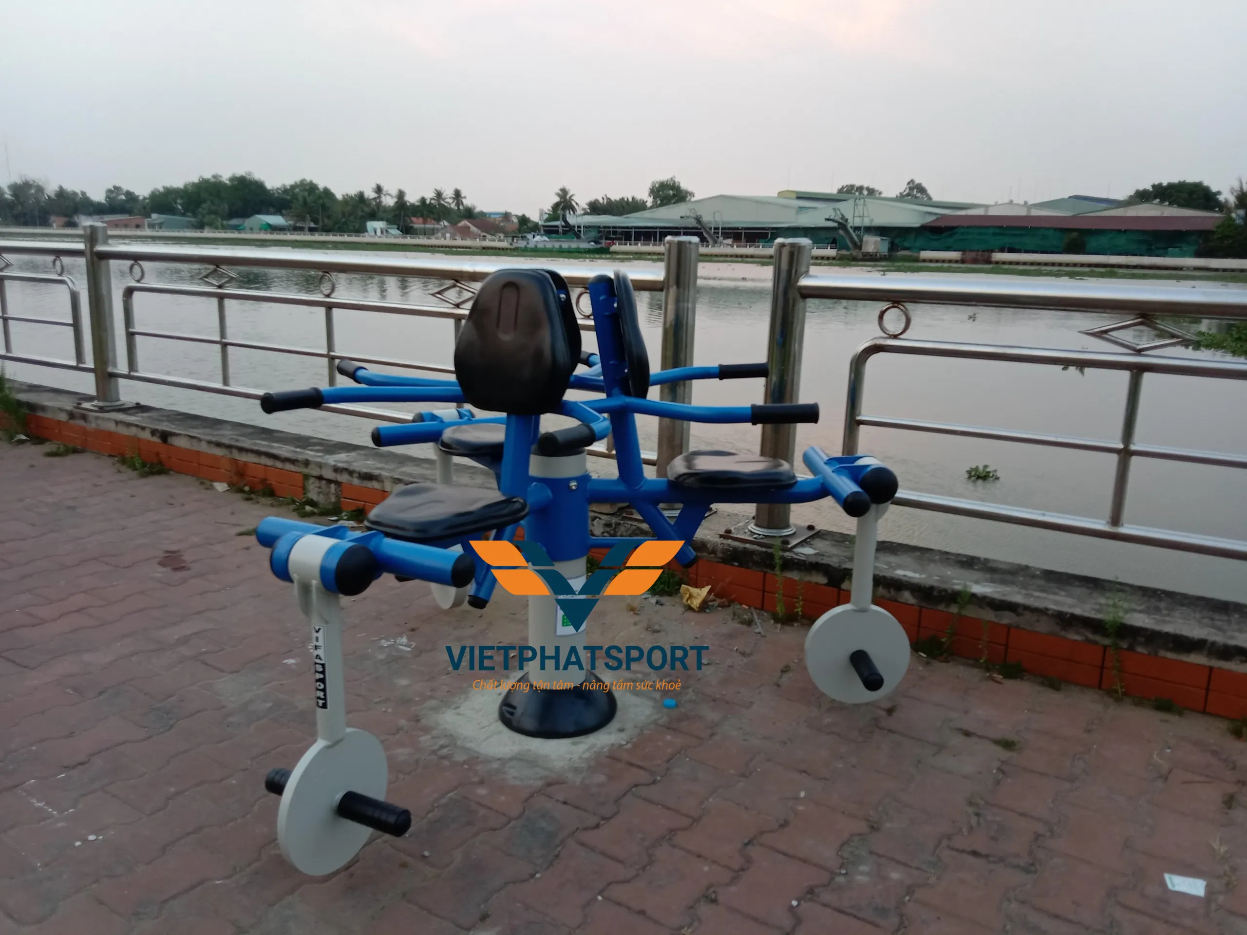 Máy Ghế Tạ 3 Đùi Ngoài Trời 