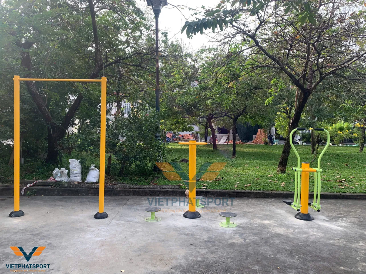 Máy Trượt Tuyết Đôi Giá Rẻ Ngoài Trời