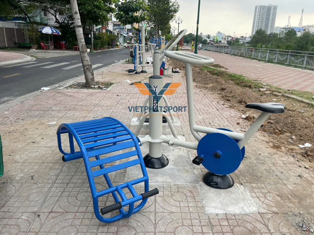 Cụm Tập Lưng Bụng, Xoay Eo, Đạp Xe