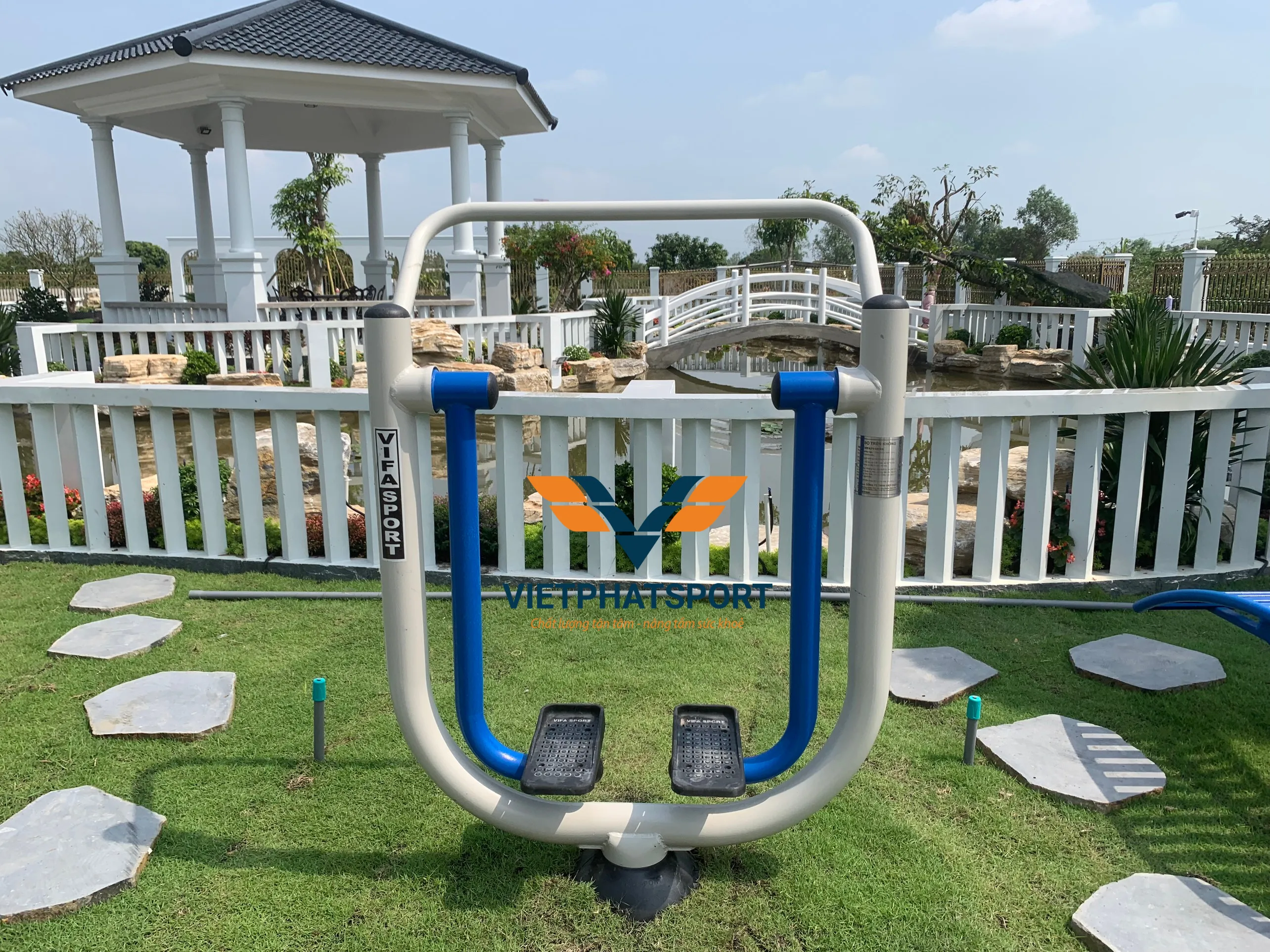 Máy Tập Đi Bộ Trên Không Ngoài Trời 