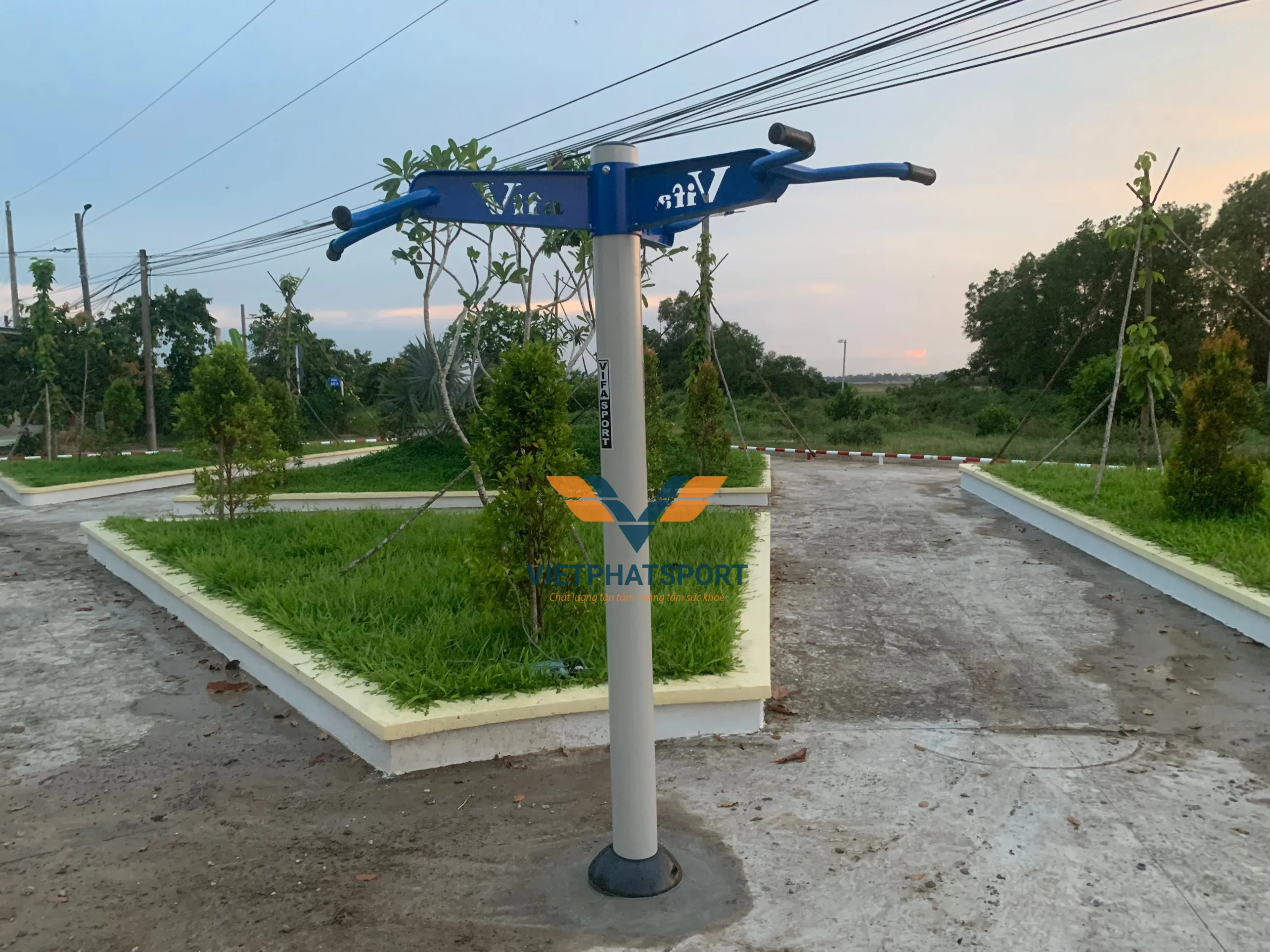 Máy Xà Đơn 3 Hướng Ngoài Trời