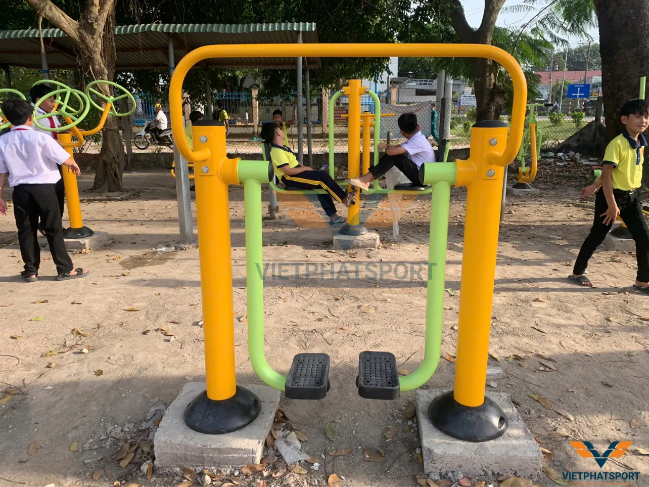 Máy Đi Bộ Trên Không Giá Rẻ Ngoài Trời