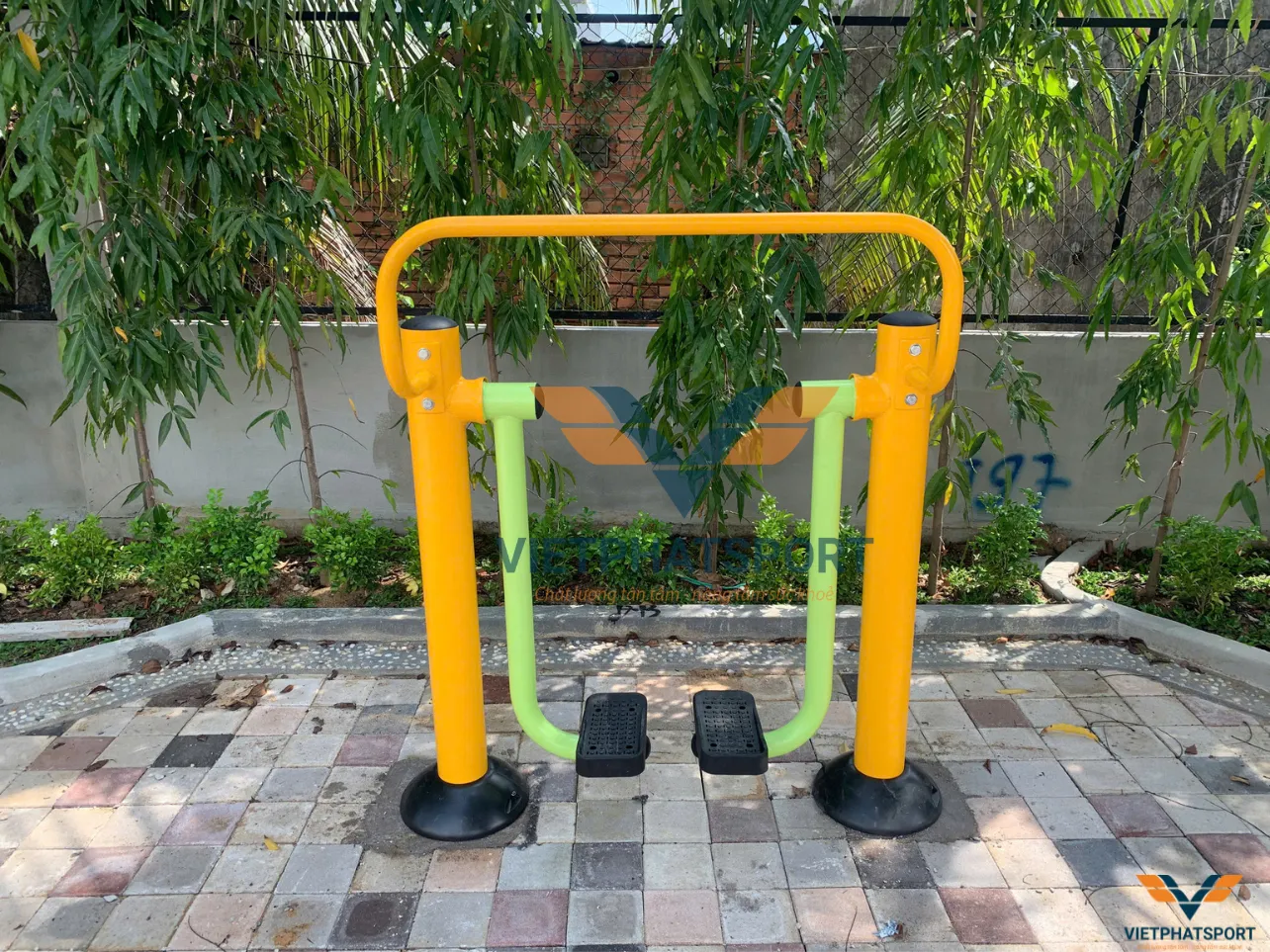Máy Đi Bộ Trên Không Giá Rẻ Ngoài Trời