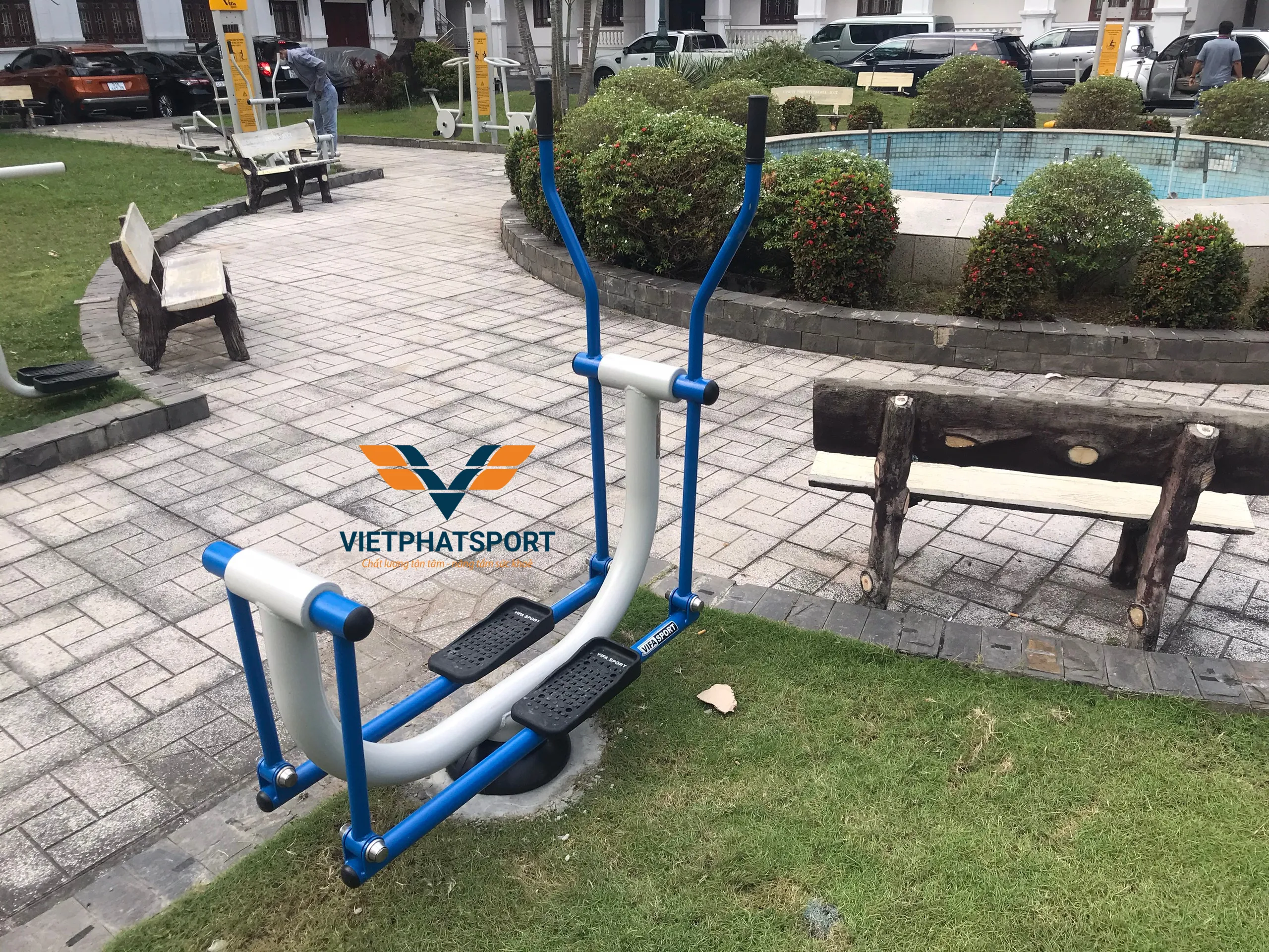 Máy Trượt Tuyết Ngoài Trời