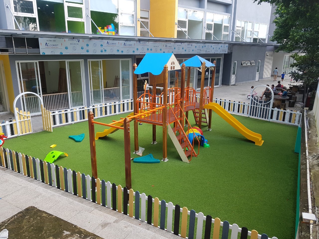 Dụng Cụ Trẻ Em Phổ Biến Được Lắp Cho Khu Dân Cư?