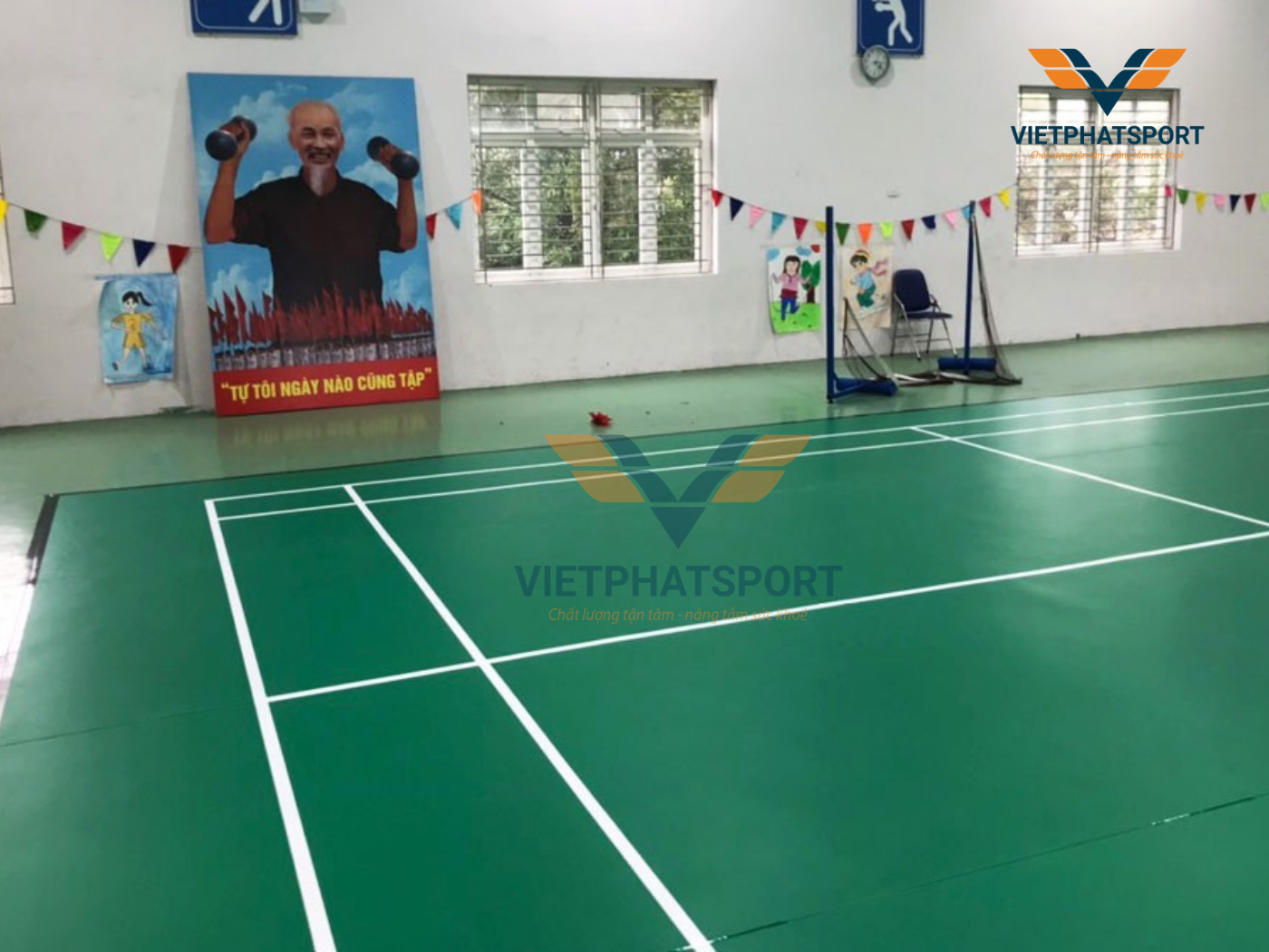 Thi Công Thảm Sân Cầu Lông Trong Nhà