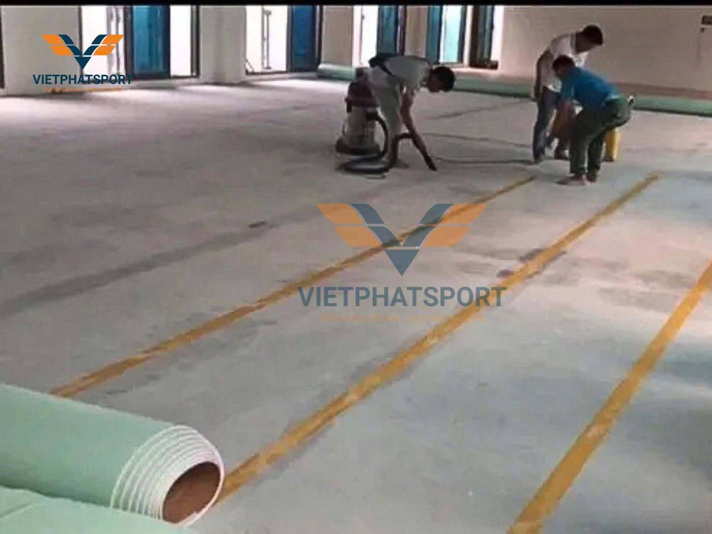 Thi Công Thảm Sân Cầu Lông Trong Nhà