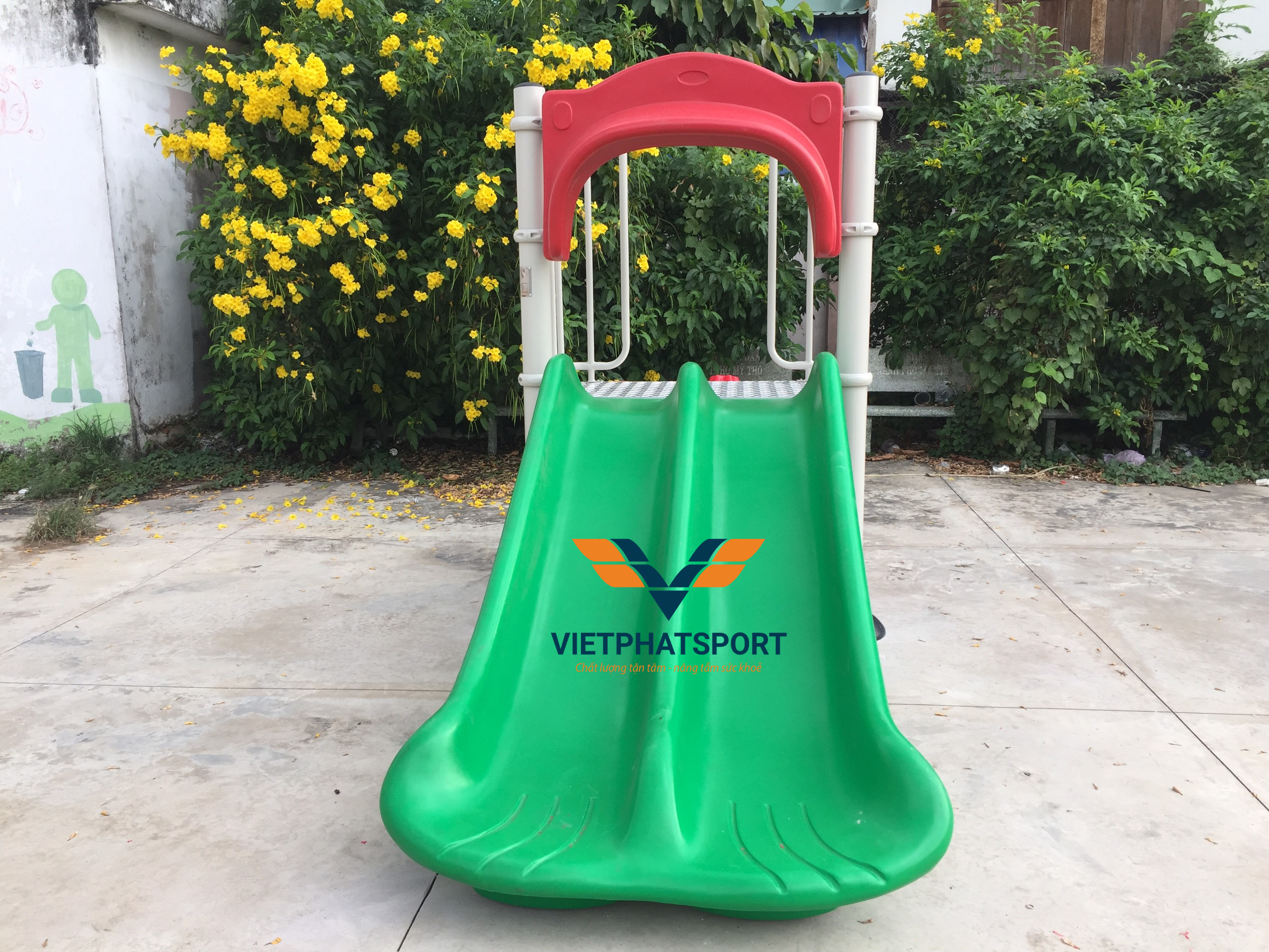 Cầu tuột đôi, thang nhựa NIK5231A lắp đặt tại Chung cư Hoàng Anh, Quận 2