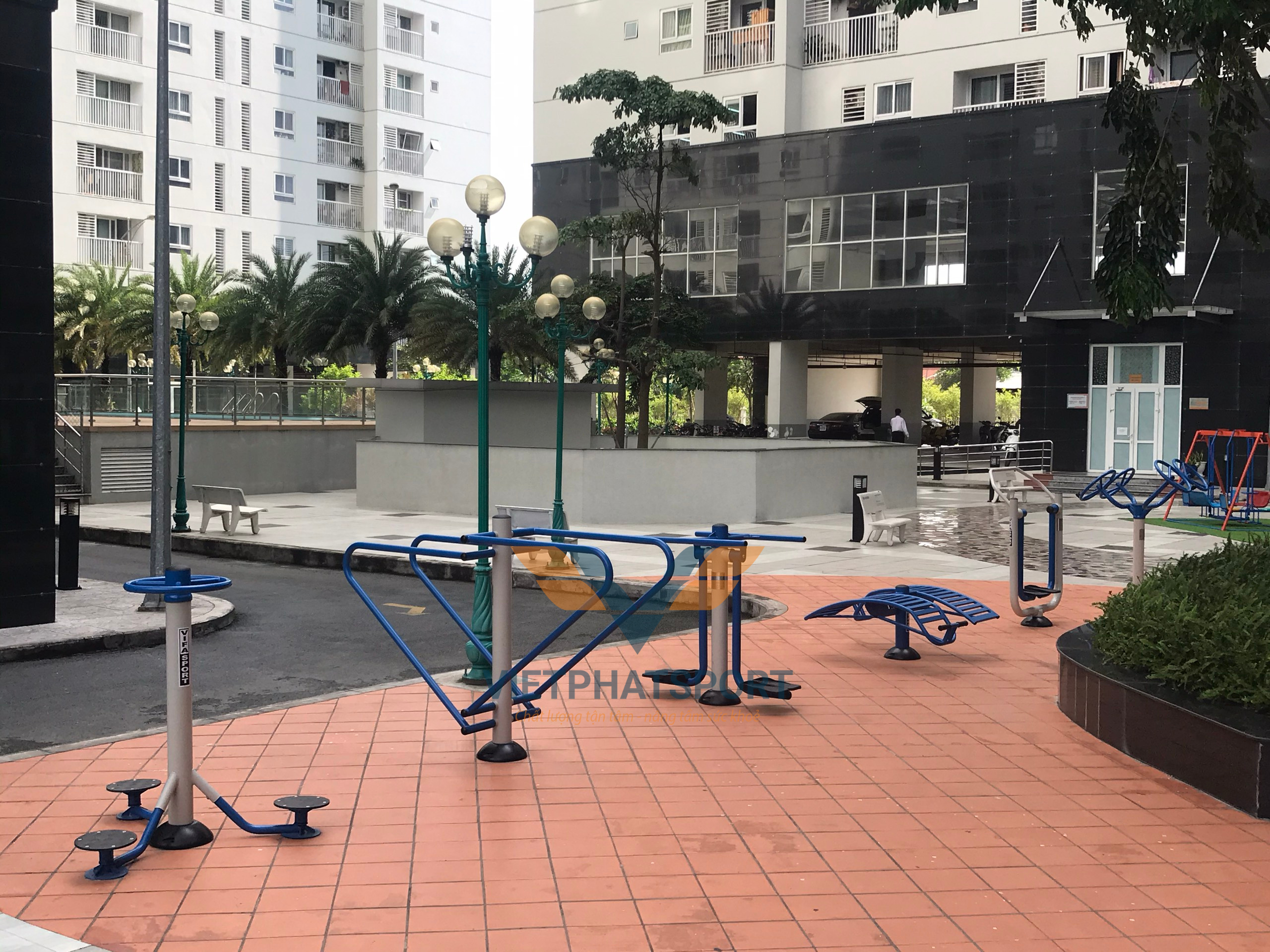 Chung cư Tara Residence lắp đặt dụng cụ thể thao ngoài trời và thiết bị trẻ em cho cư dân