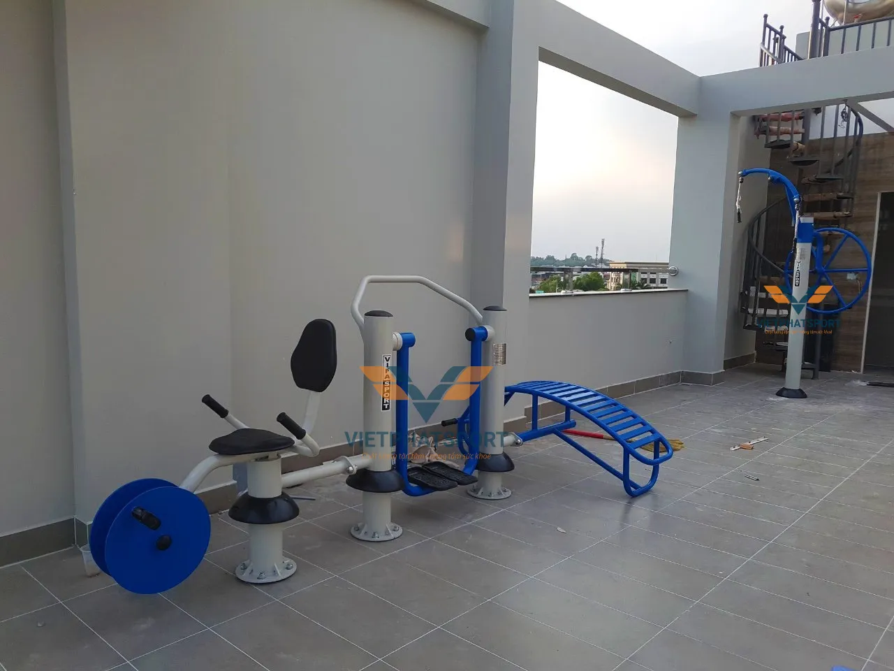 CỤM ĐẠP XE - ĐI BỘ TRÊN KHÔNG - LƯNG BỤNG