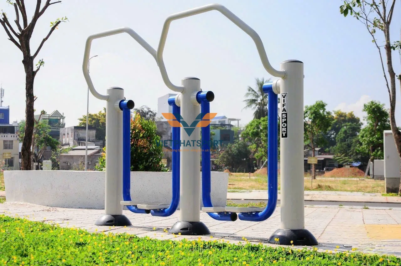 CỤM ĐI BỘ TRÊN KHÔNG ĐÔI XANH