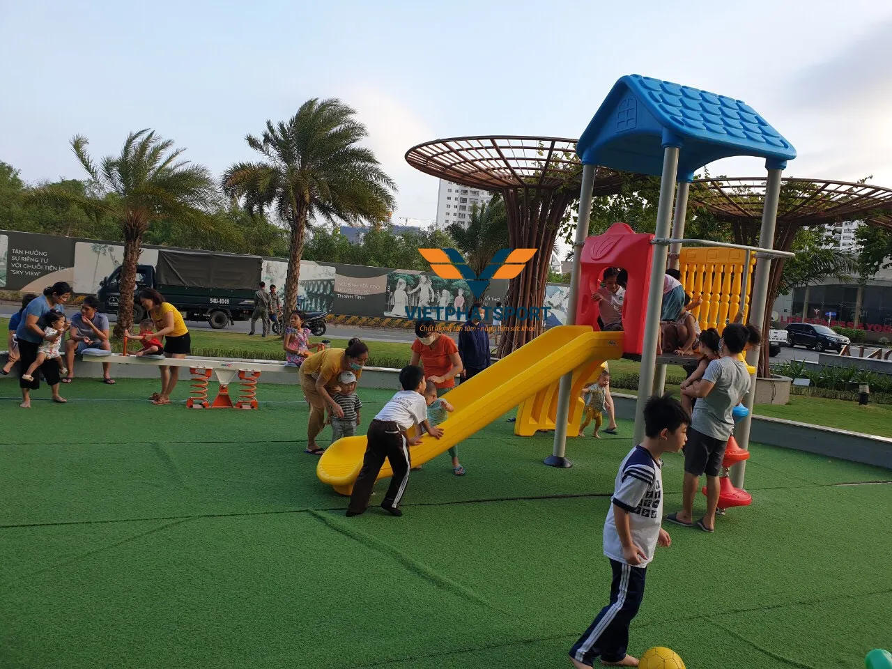 NHÀ CHÒI CẦU TUỘT NHỰA LLDPE NIK113041N