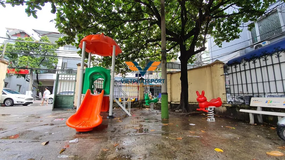 NHÀ CHÒI CẦU TUỘT NHỰA LLDPE SÀN 900 NIK113040B