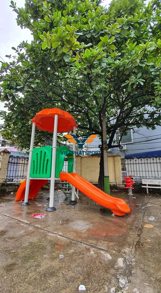 NHÀ CHÒI CẦU TUỘT NHỰA LLDPE SÀN 900 NIK113040B