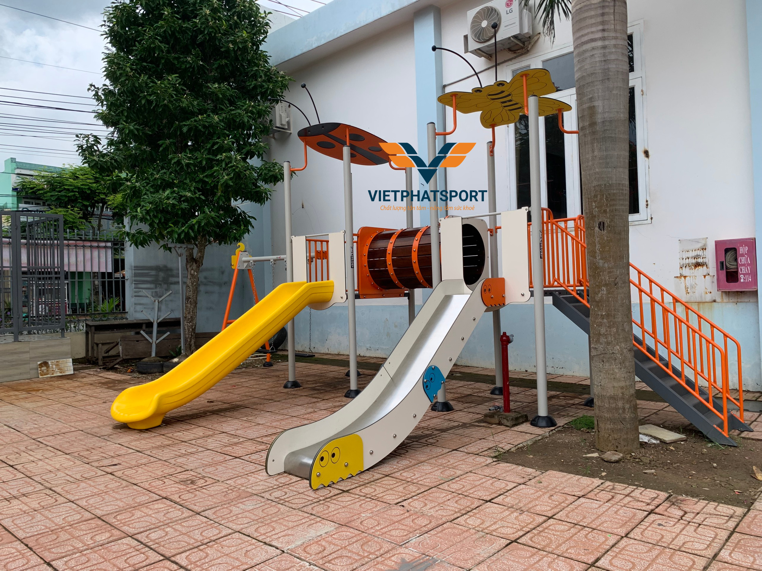 CỤM VẬN ĐỘNG LIÊN HOÀN 2 MÁI CHE NIK703211