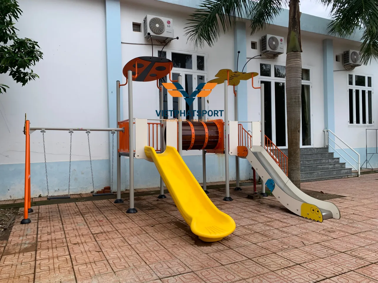 CỤM VẬN ĐỘNG LIÊN HOÀN 2 MÁI CHE NIK703211