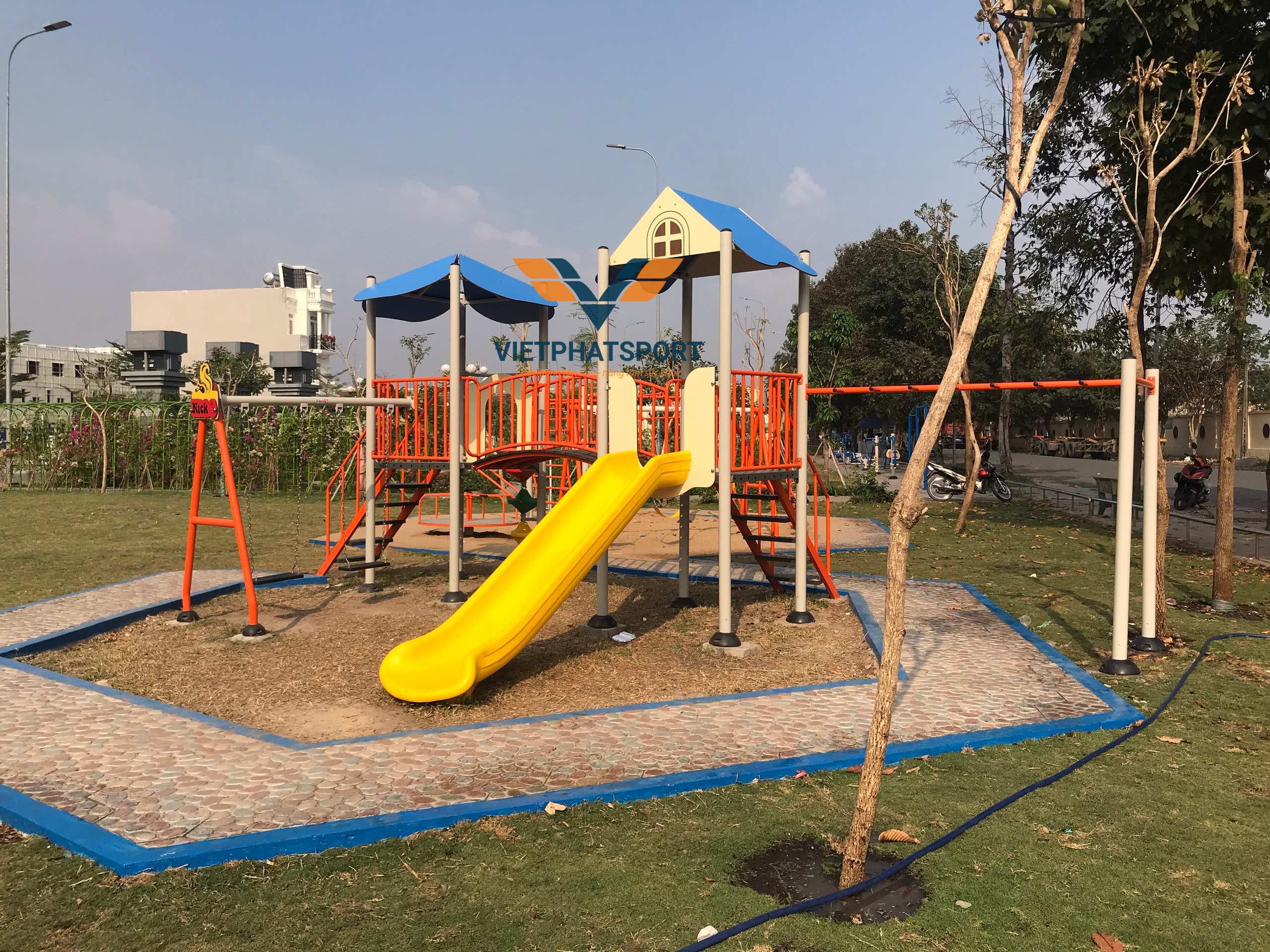 CỤM VẬN ĐỘNG LIÊN HOÀN 2 MÁI CHE NIK703221