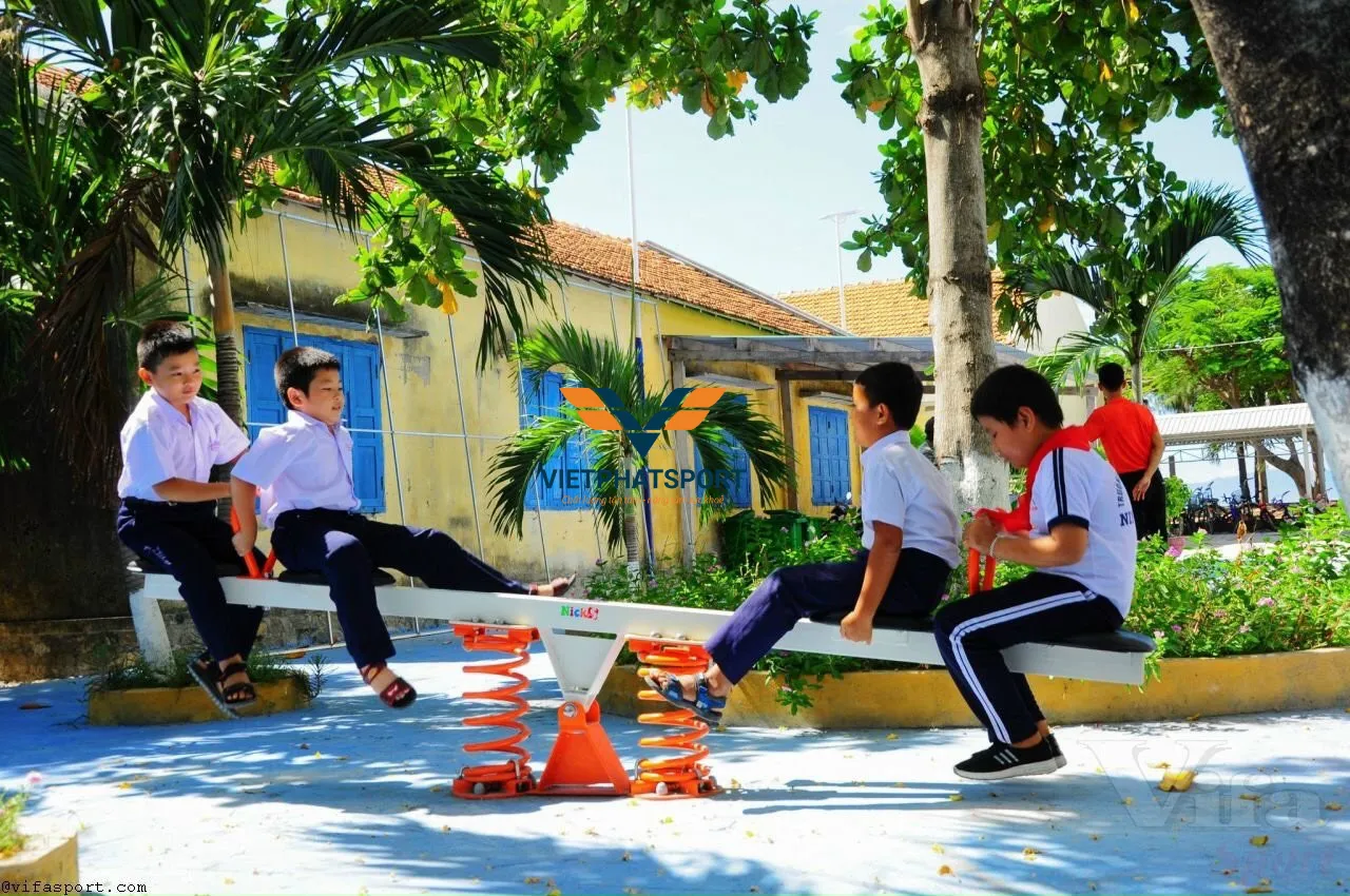 THIẾT BỊ VẬN ĐỘNG TRẺ EM