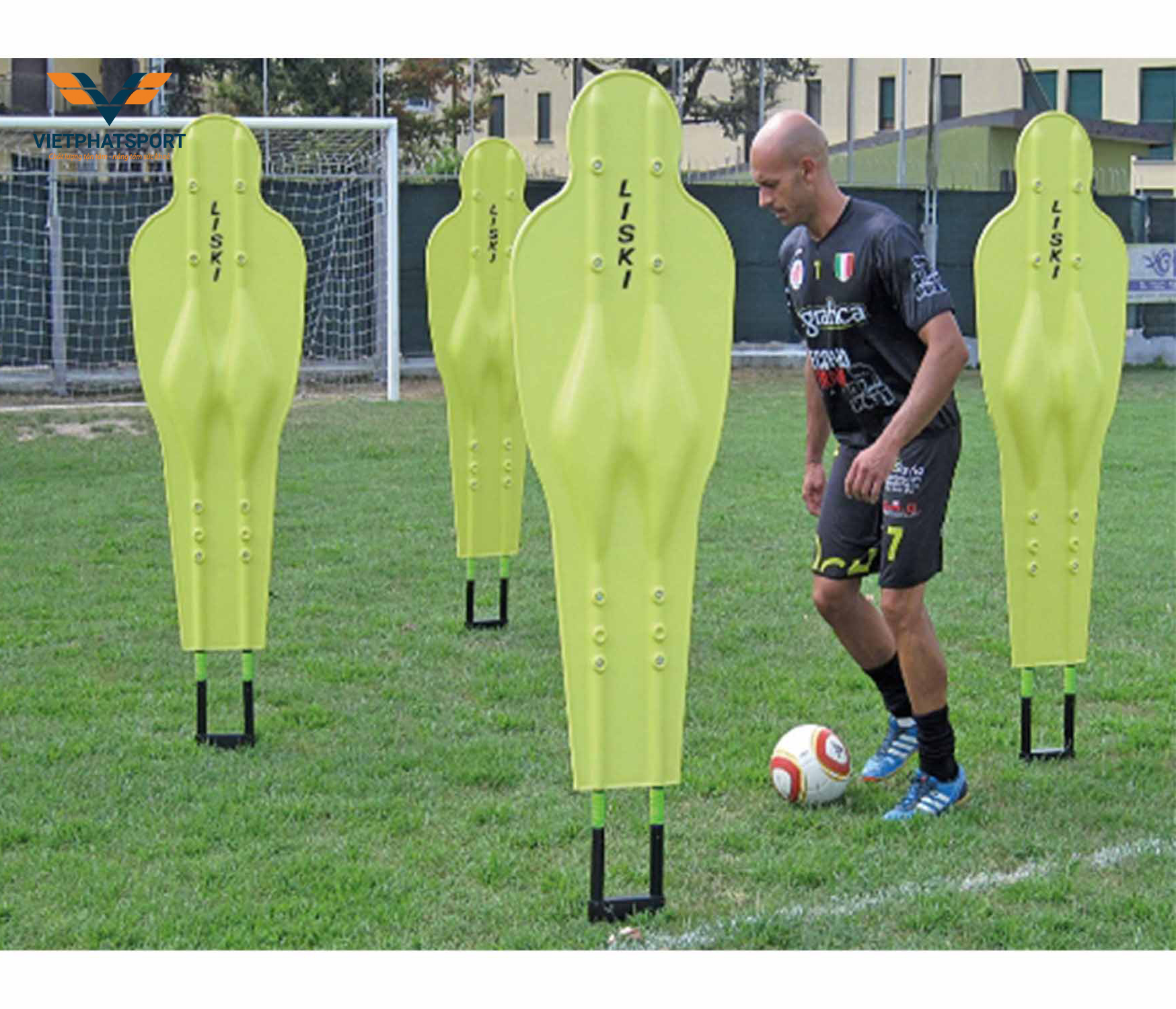 DỤNG CỤ MÔN BÓNG ĐÁ