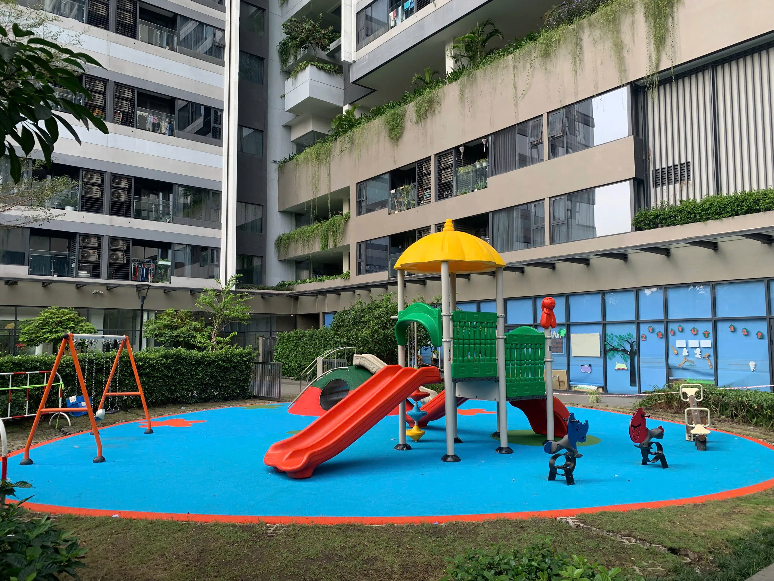 THI CÔNG SÂN THỂ THAO