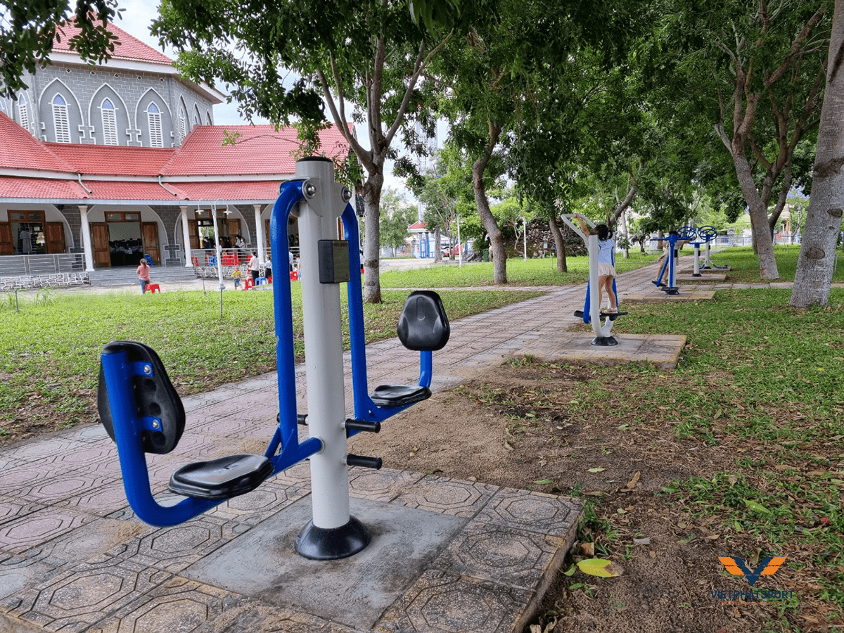 Lợi Ích Của Việc Lắp Đặt Thiết Bị Thể Thao Ngoài Trời Cho Cộng Đồng tại việt phát