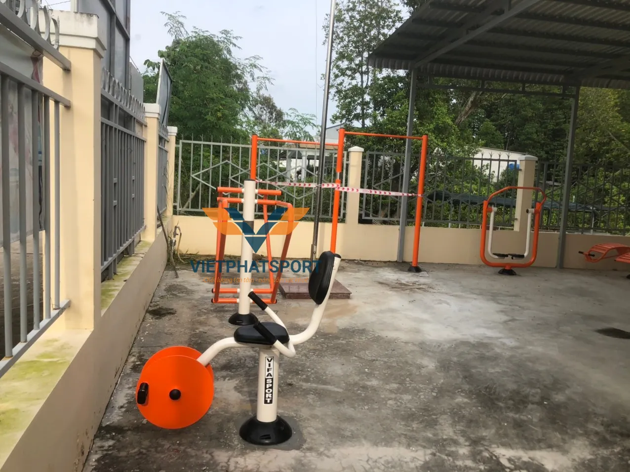 DỤNG CỤ ĐẠP XE TỰA LƯNG 731423