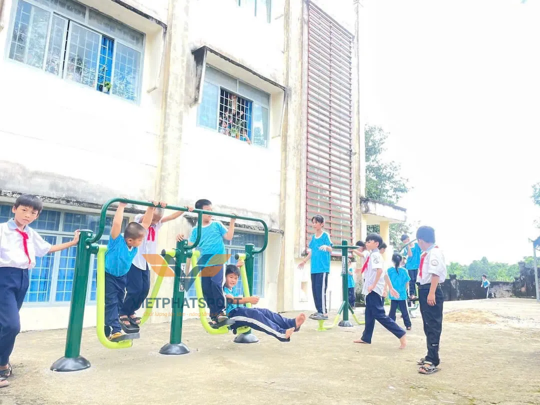 Hình ảnh thực tế Dụng cụ Đi bộ đôi TR-3310 lắp tại Xã Phú Lạc, Bình Thuận