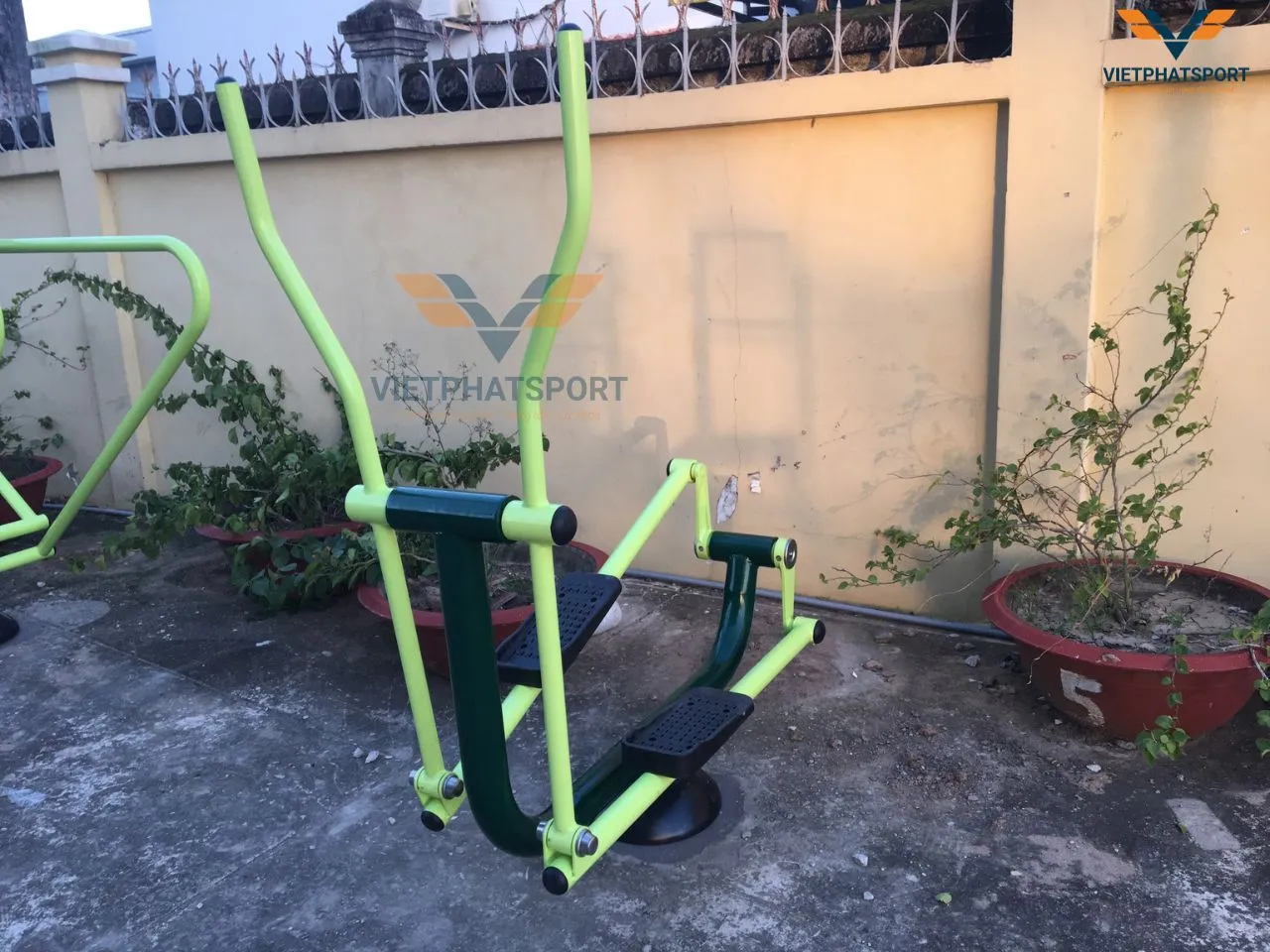 Bạc Liêu - Bà con của xã Minh Diệu đón nhận tin vui khi UBND xã đầu tư vào việc lắp đặt máy tập thể dục ngoài trời