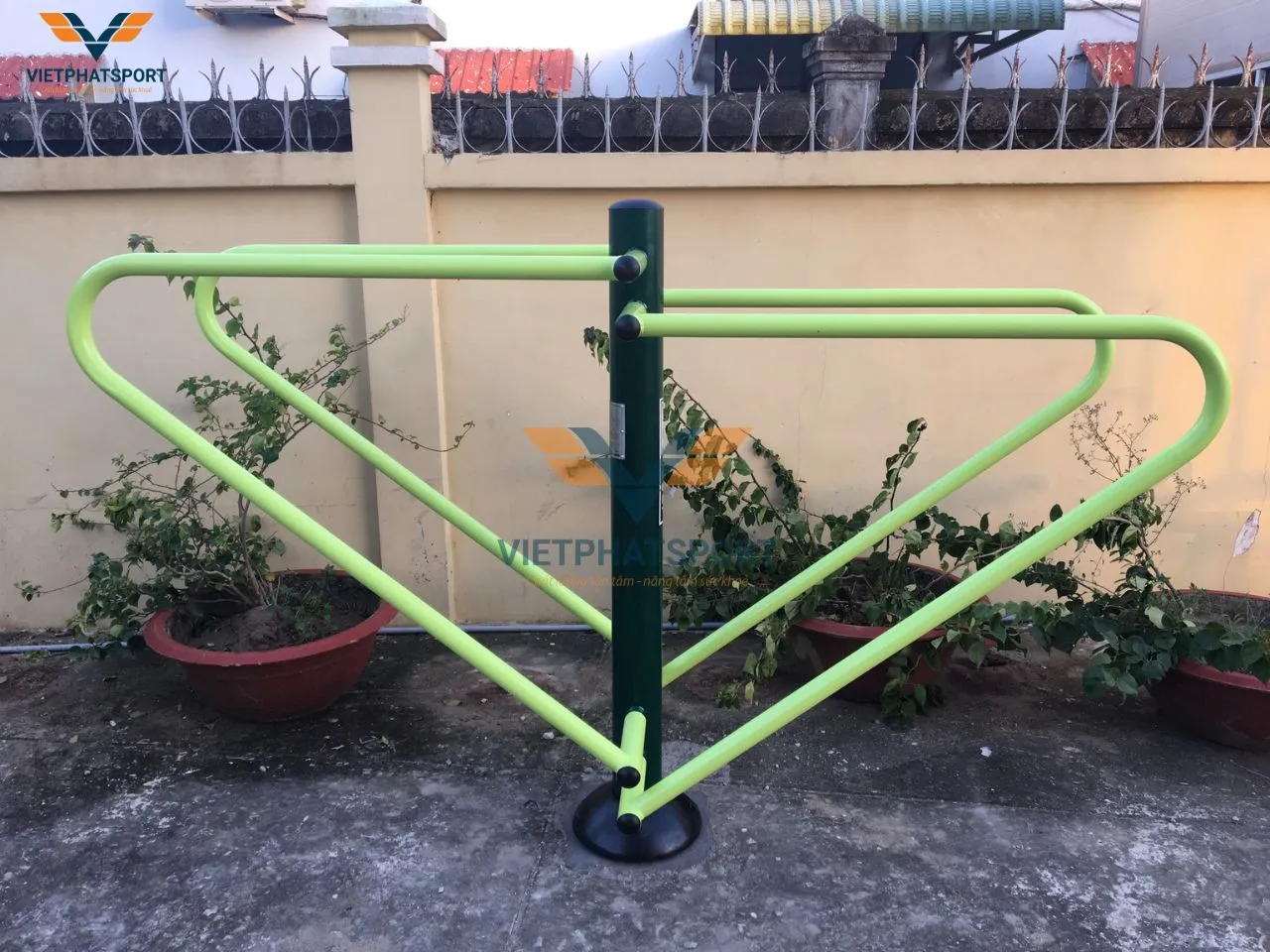 Bạc Liêu - Bà con của xã Minh Diệu đón nhận tin vui khi UBND xã đầu tư vào việc lắp đặt máy tập thể dục ngoài trời