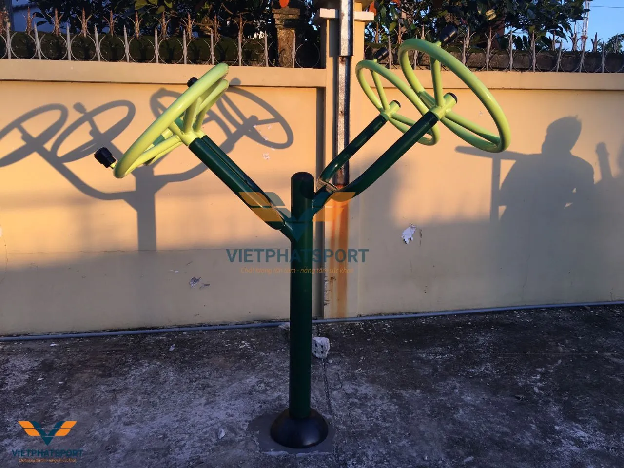 Bạc Liêu - Bà con của xã Minh Diệu đón nhận tin vui khi UBND xã đầu tư vào việc lắp đặt máy tập thể dục ngoài trời