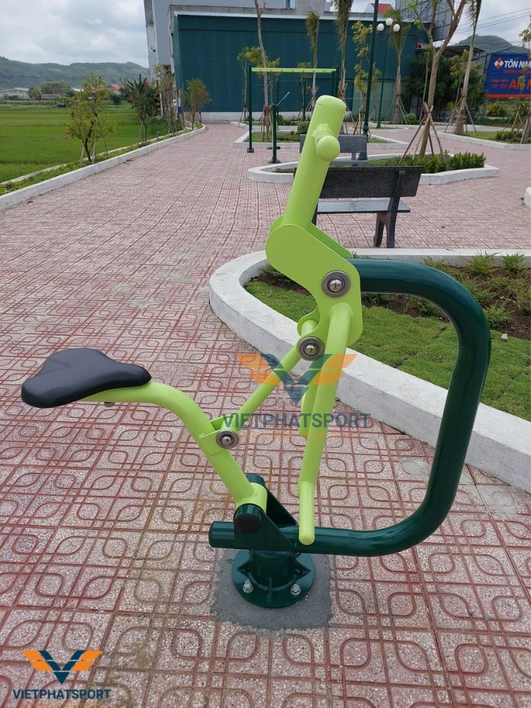 Phú Yên - UBND Xã An Mỹ tô điểm thêm cho công viên xã bằng các thiết bị thể thao ngoài trời