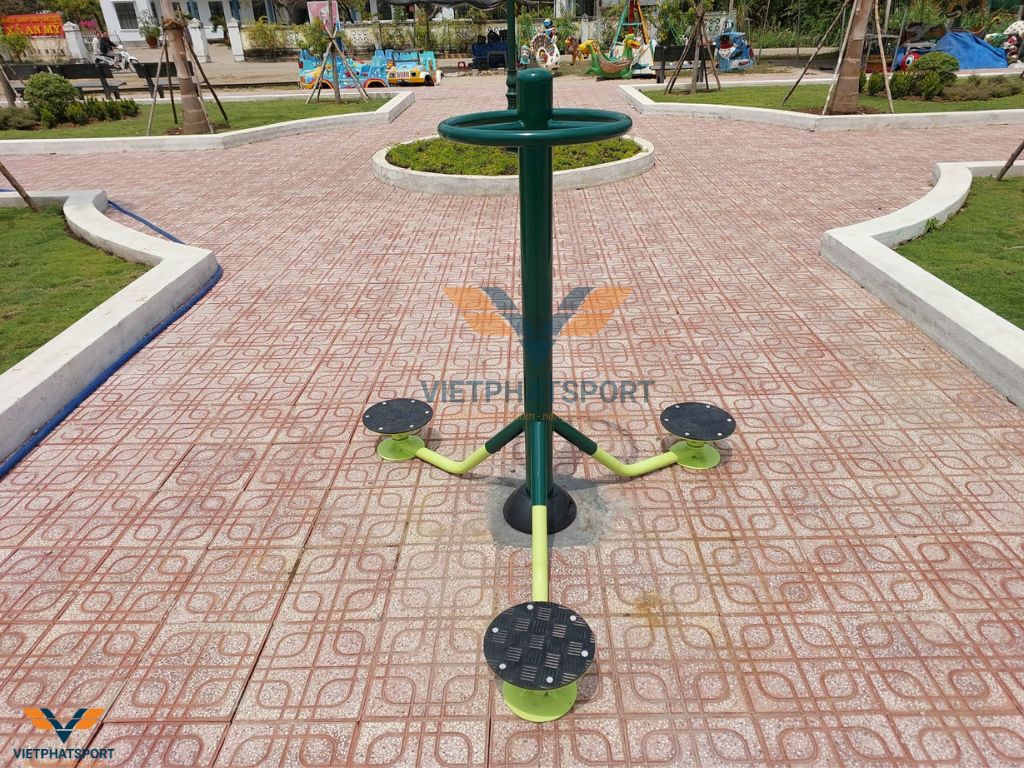 Phú Yên - UBND Xã An Mỹ tô điểm thêm cho công viên xã bằng các thiết bị thể thao ngoài trời