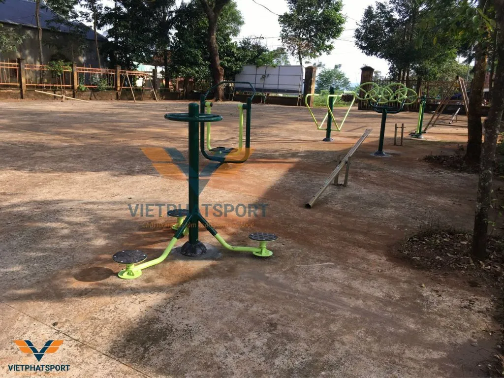 Thi Công Máy Tập Công Viên UBND Xã Bù Gia Mập, Bình Phước