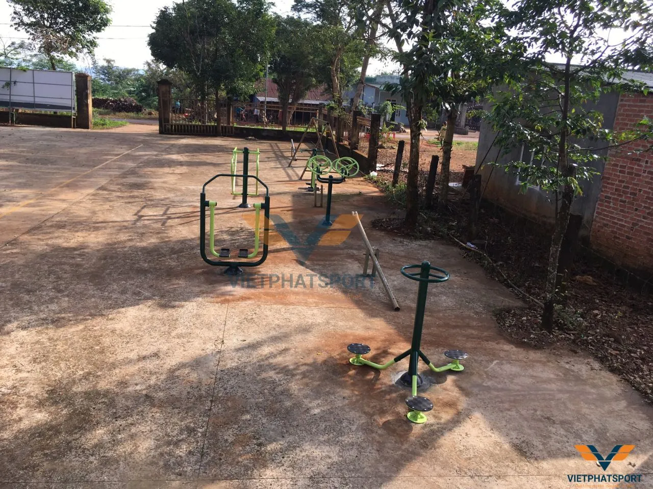 Thi Công Máy Tập Công Viên UBND Xã Bù Gia Mập, Bình Phước