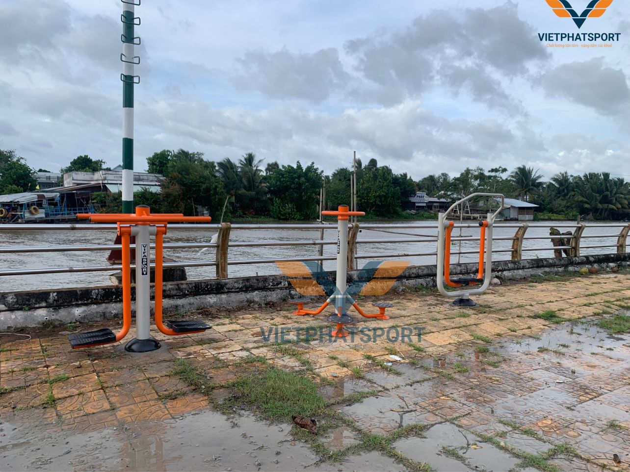 UBND Xã Vị Thanh - Hậu Giang triển khai lắp đặt dụng cụ thể thao ngoài trời trên địa bàn xã