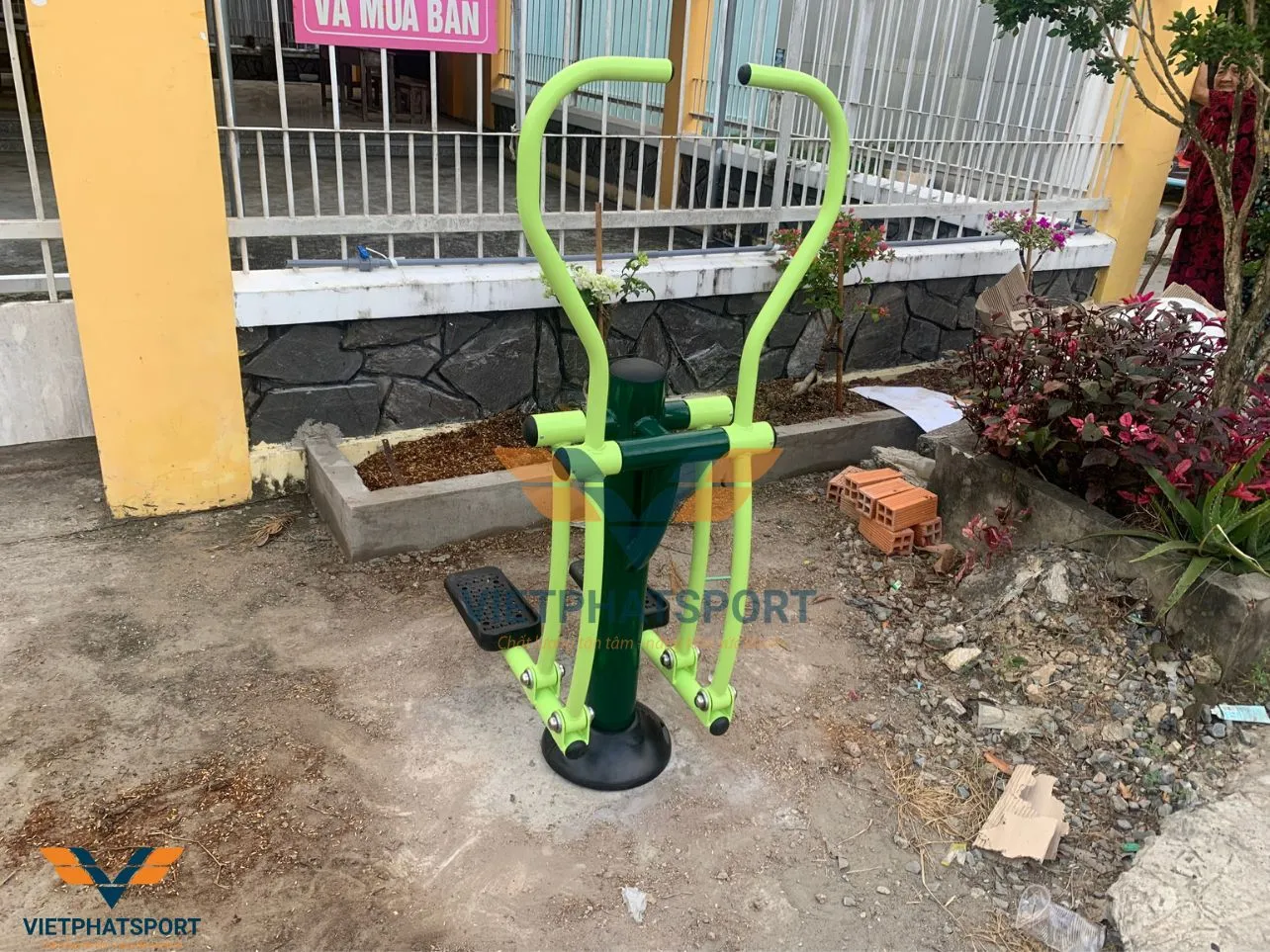 Việt Phát Sport đồng hành cùng UBND xã Vĩnh Thới, Đồng Tháp trong việc mang máy tập thể thao về các ấp trên địa bàn xã