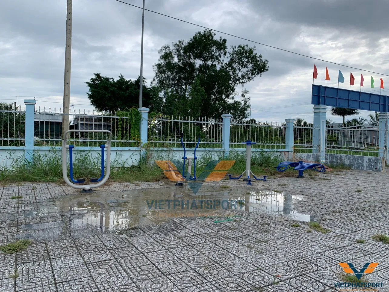 Việt Phát Sport được UBND xã Thông Lạc - Cà Mau tin tưởng chọn làm nhà thầu cung cấp thiết bị thể dục ngoài trời