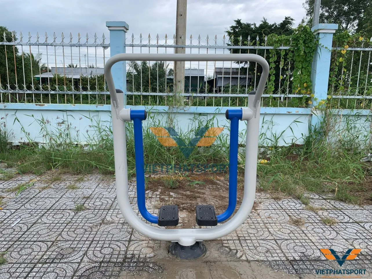 Việt Phát Sport được UBND xã Thông Lạc - Cà Mau tin tưởng chọn làm nhà thầu cung cấp thiết bị thể dục ngoài trời