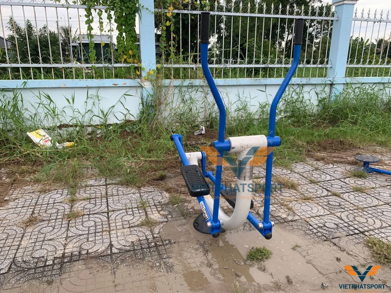 Việt Phát Sport được UBND xã Thông Lạc - Cà Mau tin tưởng chọn làm nhà thầu cung cấp thiết bị thể dục ngoài trời