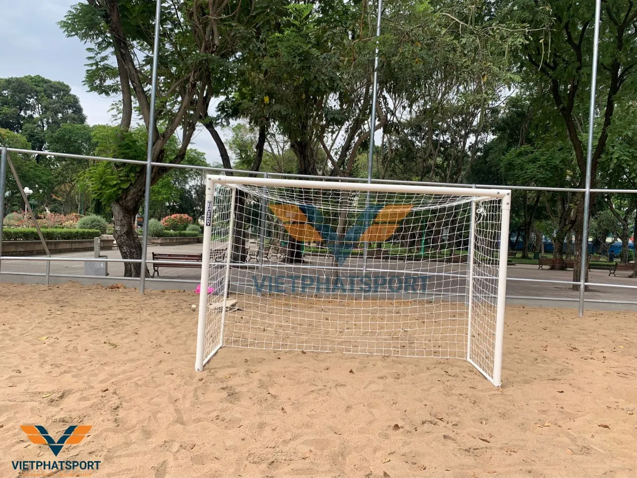 Việt Phát Sport hoàn thành thi công sân và lắp đặt các dụng cụ thể thao bãi biển cho công viên Lê Văn Tám, Quận 1, TP. HCM