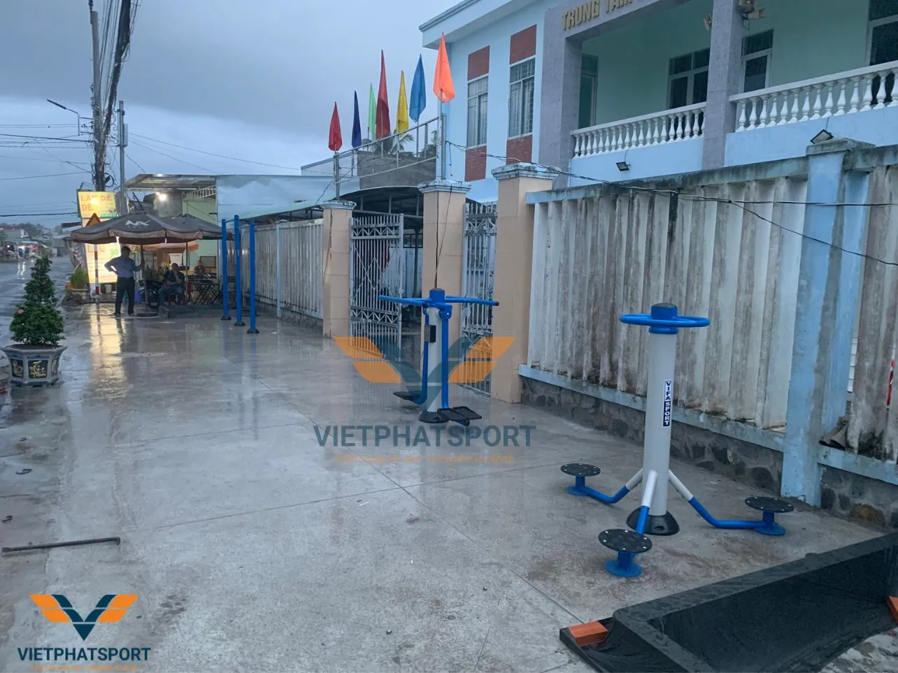 Xã Hòa Định - Tiền Giang đón nhận tiêu chí nông thôn mới với các máy tập thể thao ngoài trời do Việt Phát sport lắp đặt