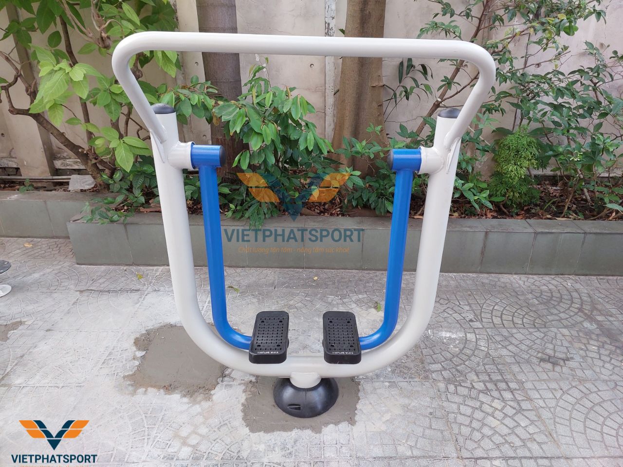 Hoàn thành lắp đặt dụng cụ thể dục ngoài trời tại Chung cư ACB, TP. HCM