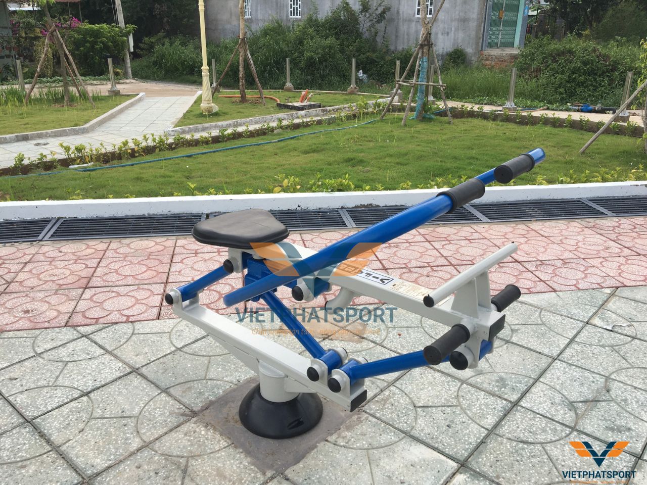 Hoàn thành lắp đặt thiết bị thể thao ngoài trời tại thị trấn Kiến Tường